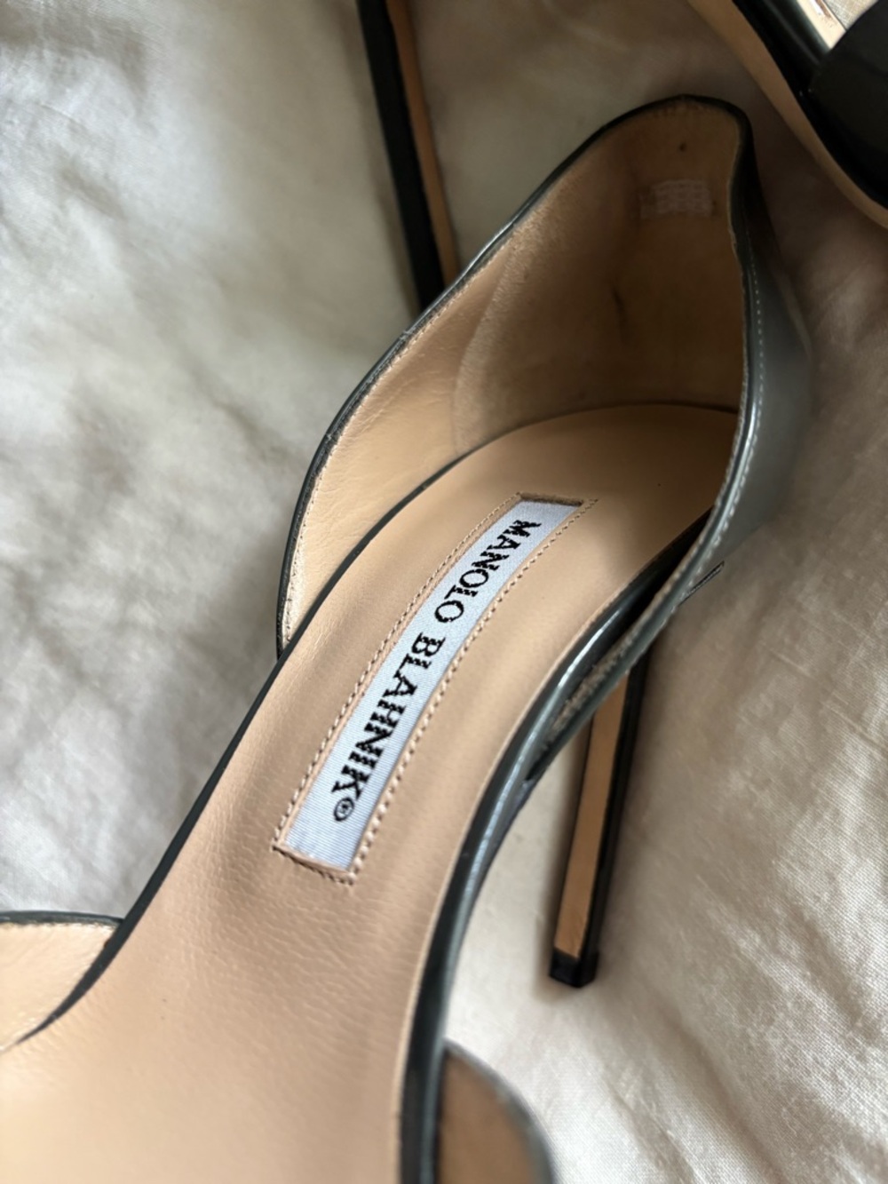 Manolo Blahnik Black Patent Pointed-Toe D'Orsay Pumps - Picture 3 of 7